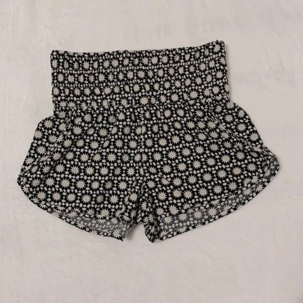 Vanilla Star High Rise Shorts Medium Geometric Sun Print Pull On Casual Workout